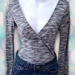 Vintage Express Women’s Gray V-Neck Shimmer Long Sleeve Shirt Top Size M